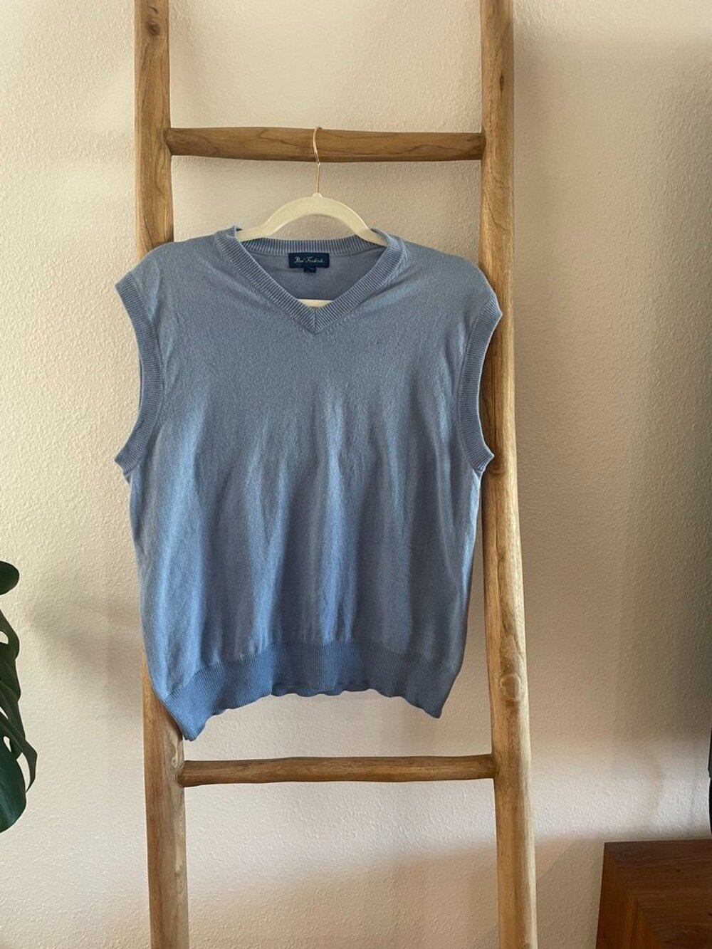 Paul Fredrick V Neck Sweater Vest 85% cashmere 15% silk